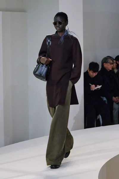 Look 17